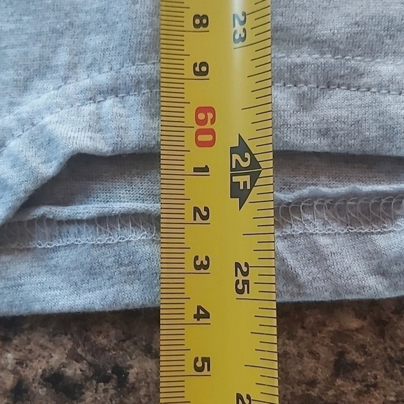 Nwot Women Marvel Captain Marvel Gray Cotton Blend Graphic T-Shirt - Size Large - Picture 5 of 6